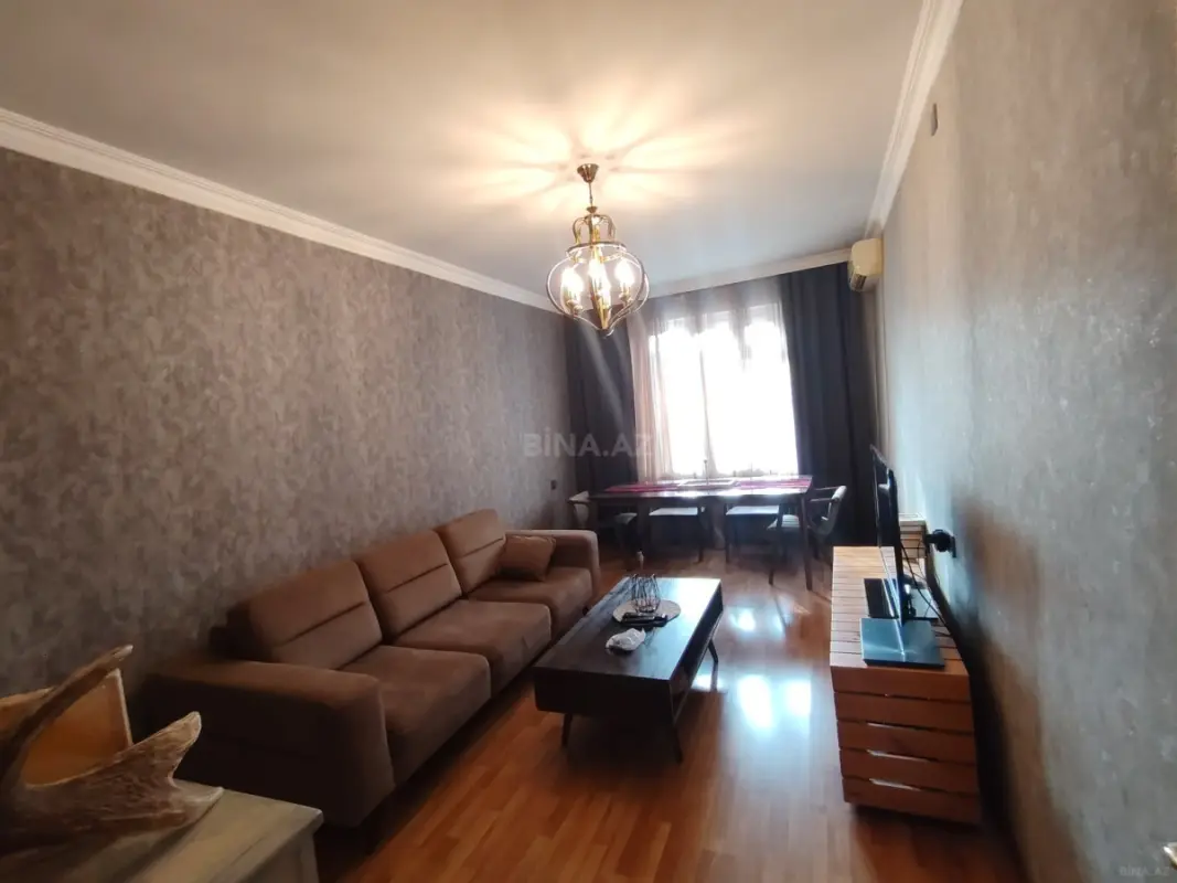 Satılır 5 otaqlı mənzil 112 m²