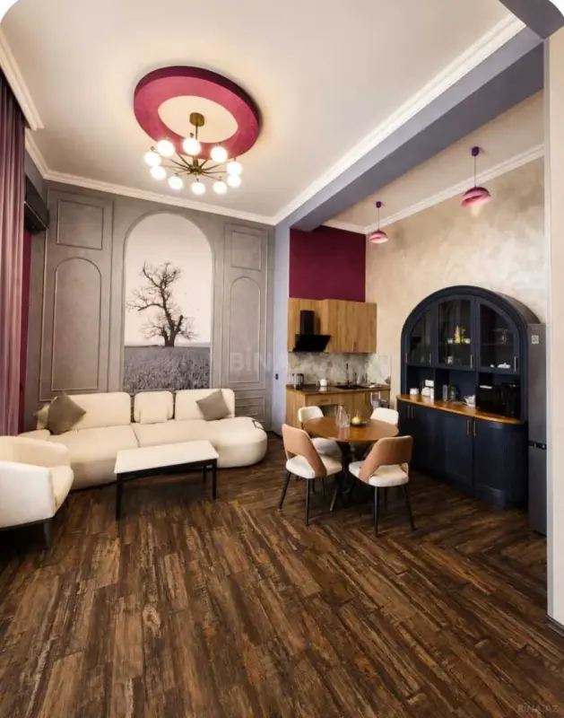 Kirayə verilir 2 otaqlı mənzil 75 m²