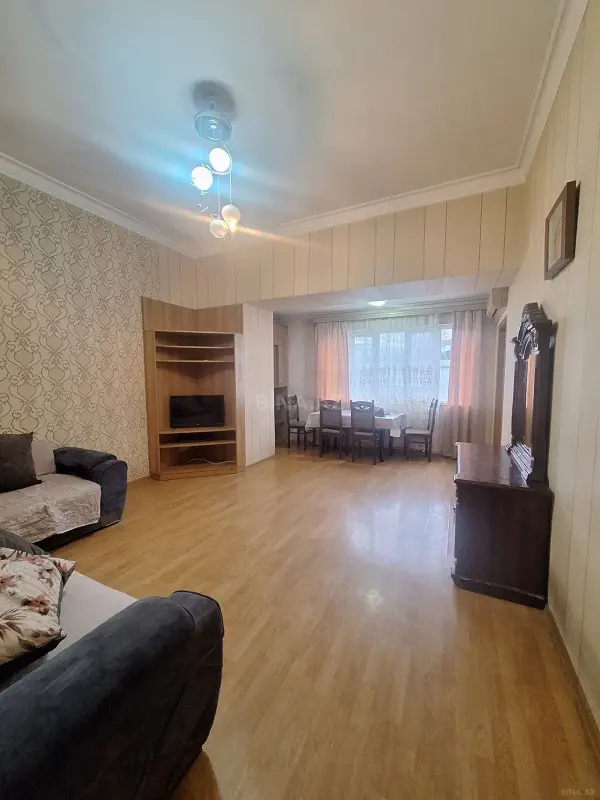 Kirayə verilir 3 otaqlı mənzil 120 m²