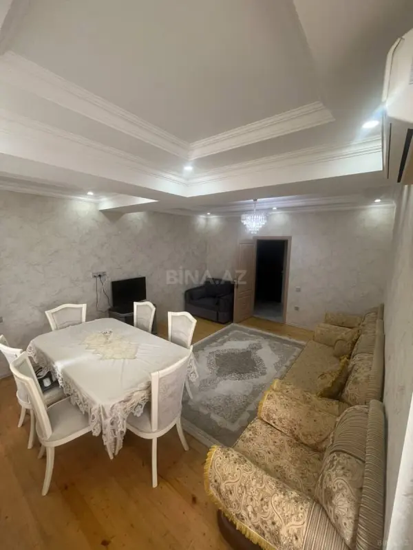 Satılır 2 otaqlı mənzil 82 m²