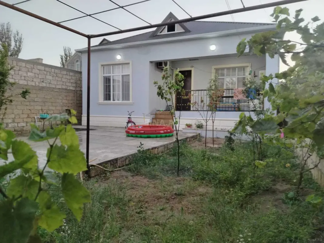 Satılır 4 otaqlı həyət evi 130 m²