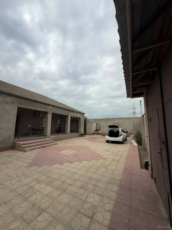 Satılır 4 otaqlı həyət evi 160 m²