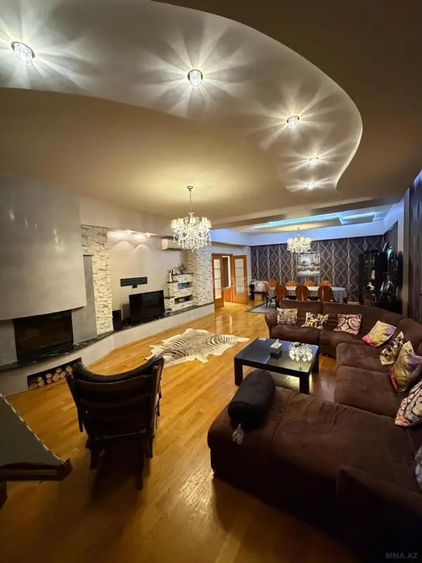 Satılır 3 otaqlı mənzil 191 m²