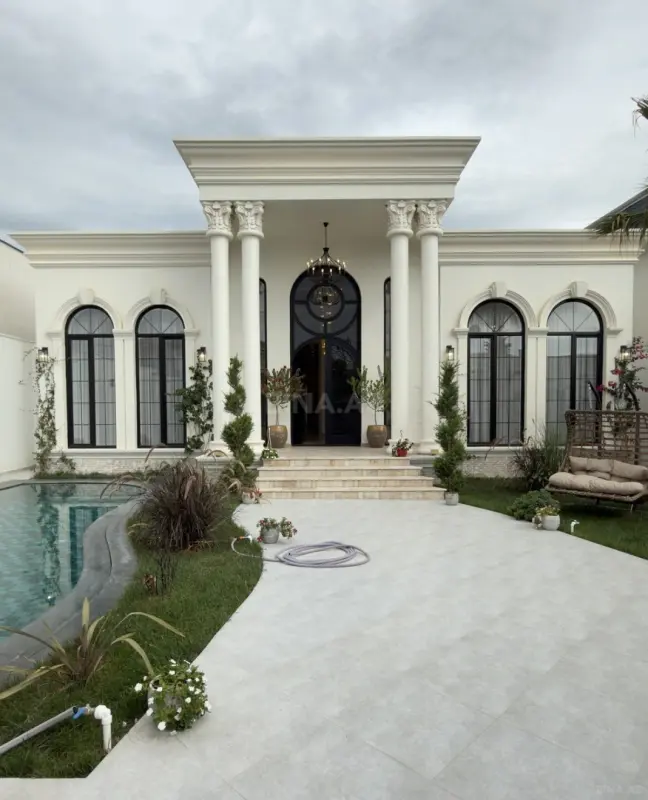 Satılır 5 otaqlı həyət evi 240 m²