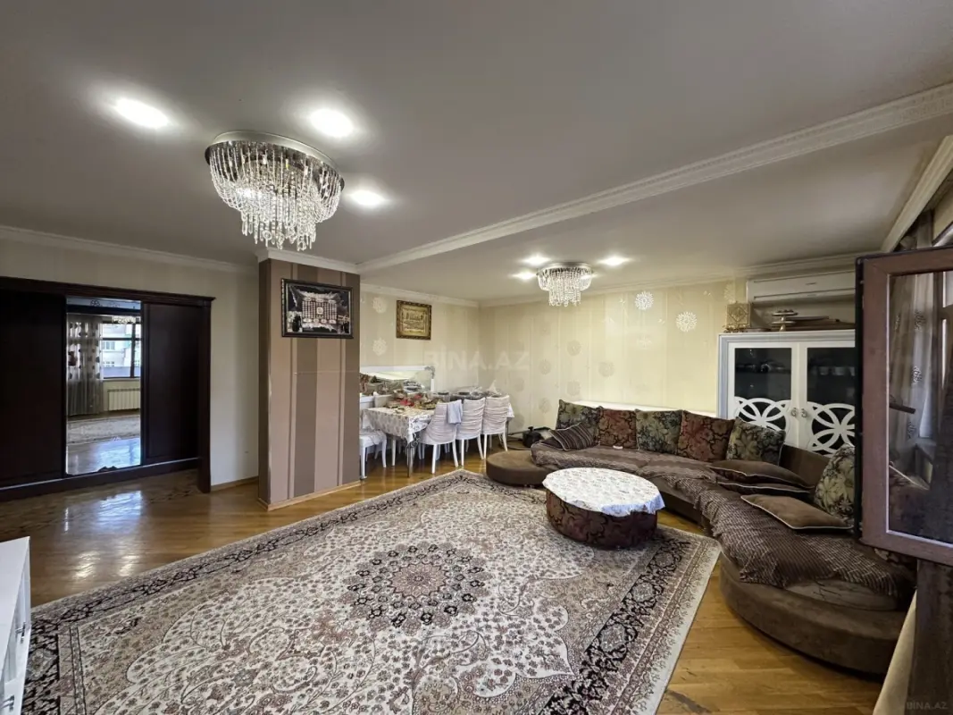 Satılır 5 otaqlı mənzil 120 m²