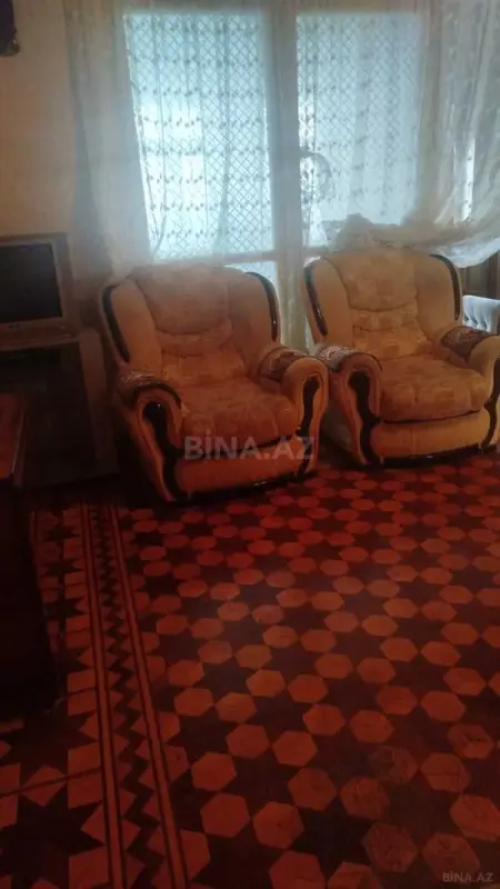 Kirayə verilir 4 otaqlı mənzil 110 m²