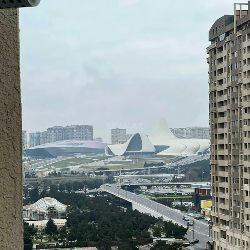 Satılır 2 otaqlı mənzil 85 m²