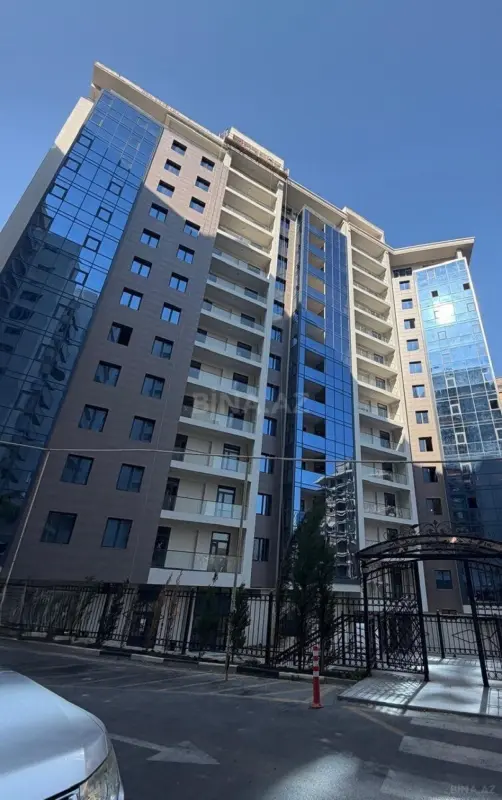 Satılır 4 otaqlı mənzil 153 m²