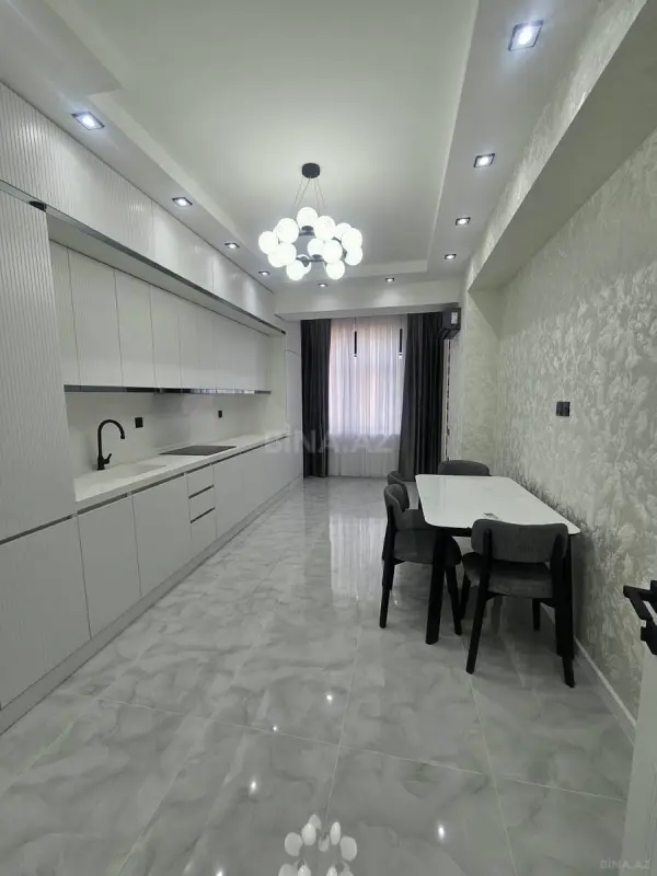 Satılır 3 otaqlı mənzil 101 m²