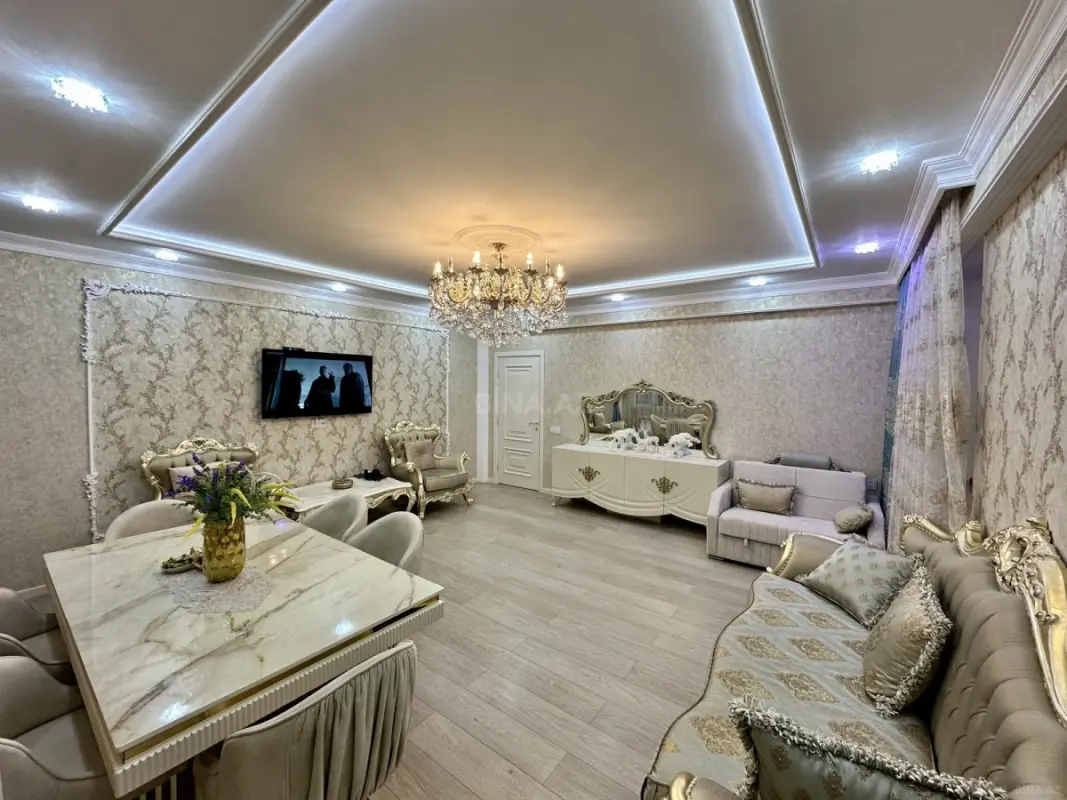 Satılır 3 otaqlı mənzil 126 m²