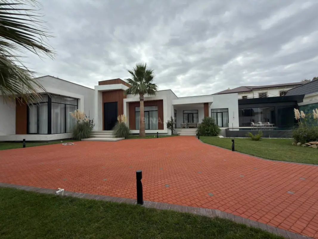 Satılır 6 otaqlı həyət evi 350 m²