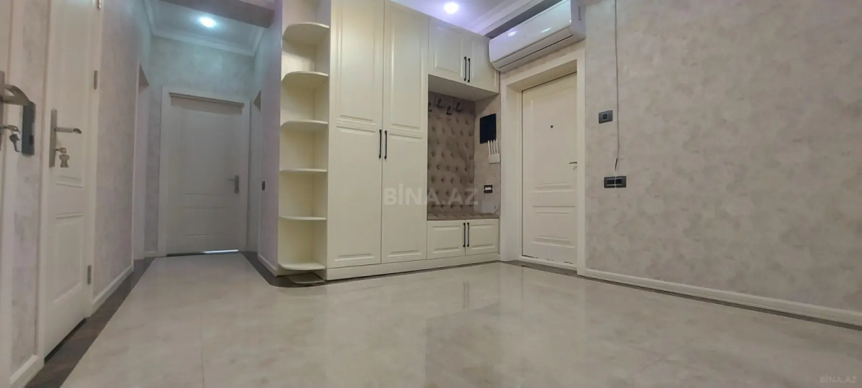 Kirayə verilir 3 otaqlı mənzil 130 m²