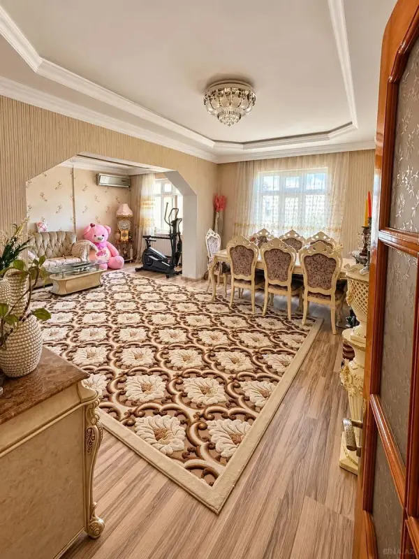 Satılır 5 otaqlı mənzil 120 m²