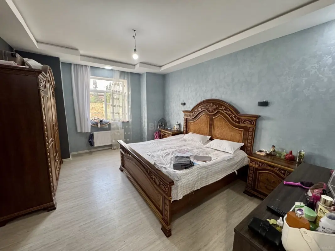 Satılır 4 otaqlı həyət evi 182 m²