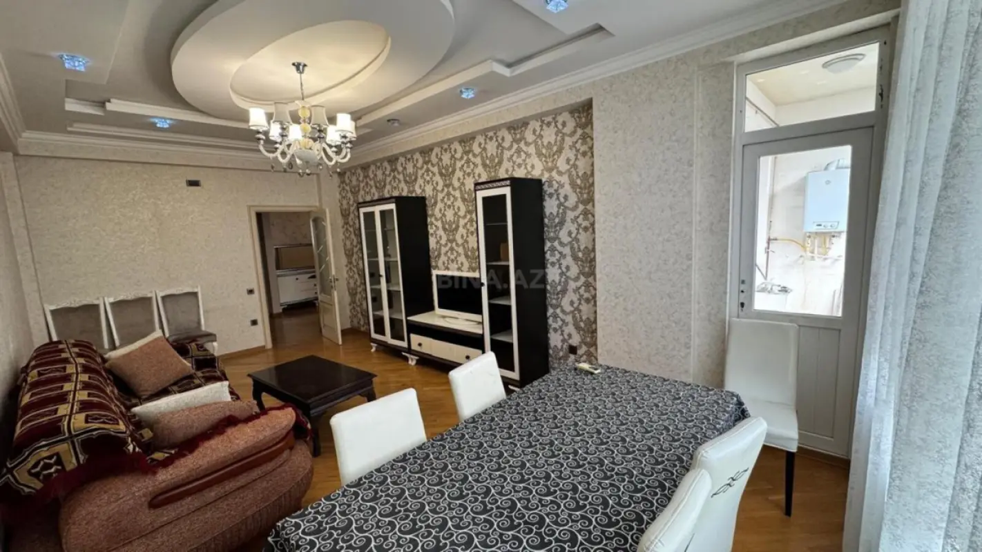 Kirayə verilir 2 otaqlı mənzil 93 m²