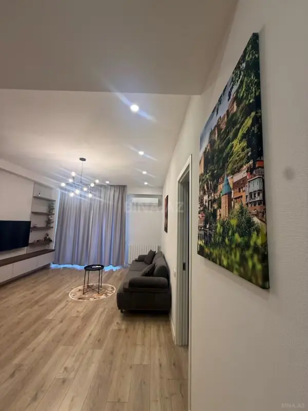 Kirayə verilir 2 otaqlı mənzil 80 m²