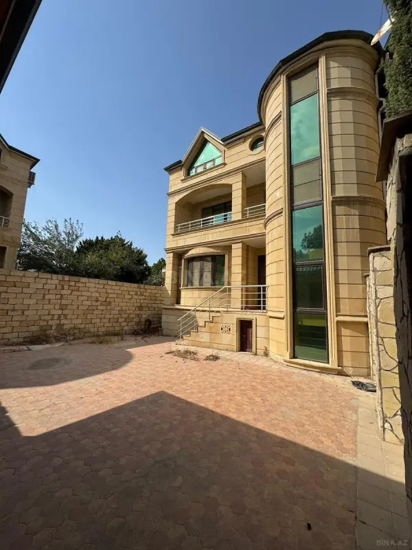 Kirayə verilir 7 otaqlı həyət evi 350 m²