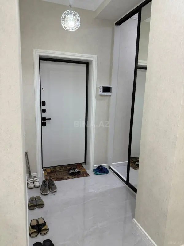Kirayə verilir 3 otaqlı mənzil 156 m²