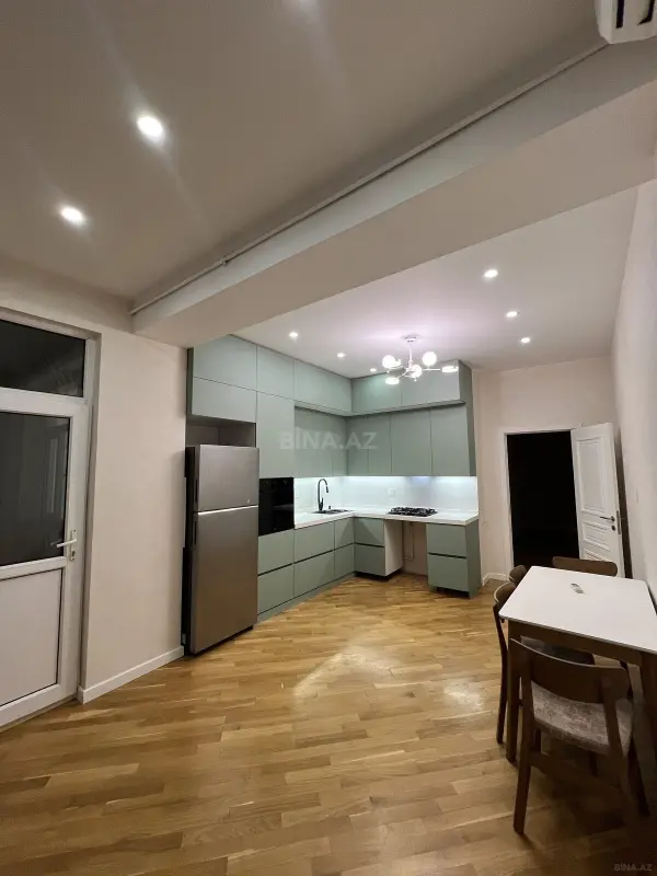 Kirayə verilir 3 otaqlı mənzil 135 m²