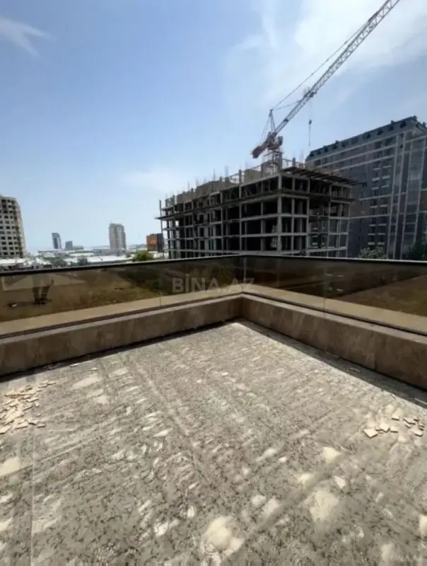 Satılır 4 otaqlı mənzil 295 m²