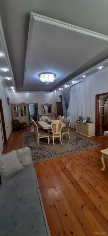 Satılır 5 otaqlı həyət evi 200 m²
