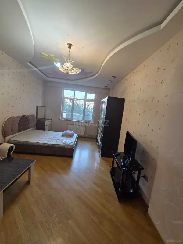 Satılır 3 otaqlı mənzil 155 m²