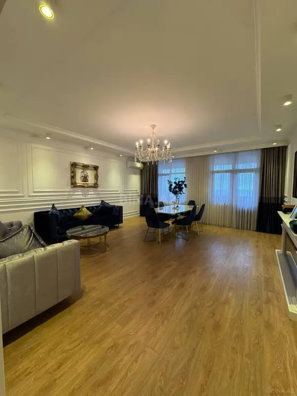 Satılır 3 otaqlı mənzil 160 m²
