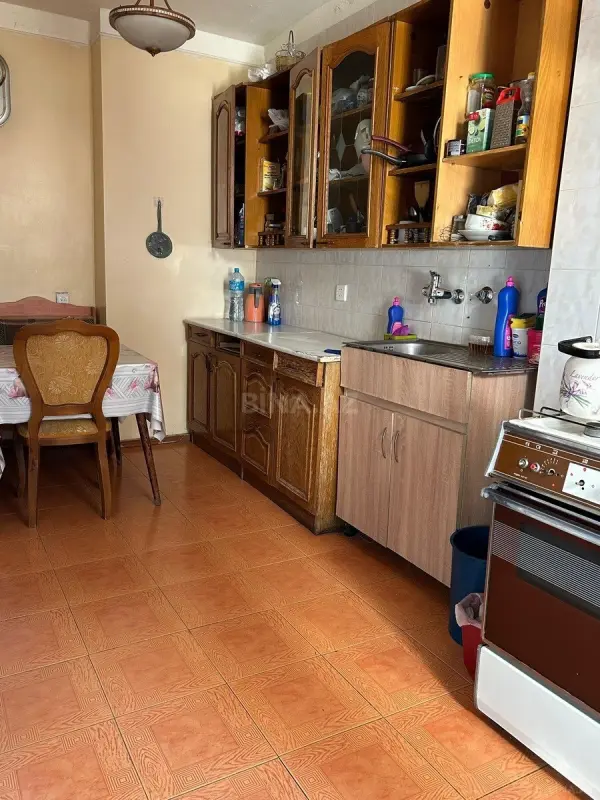 Satılır 4 otaqlı mənzil 100 m²