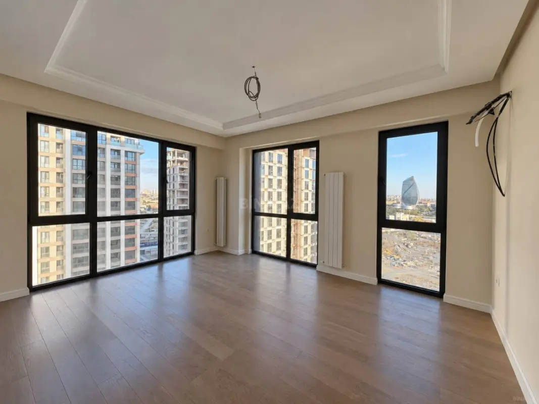 Satılır 3 otaqlı mənzil 76.2 m²