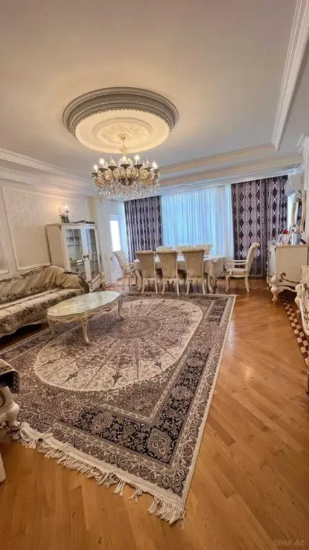 Satılır 3 otaqlı mənzil 152 m²