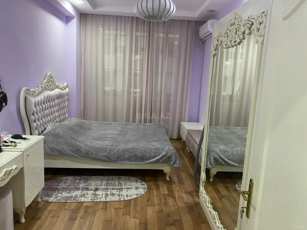 Kirayə verilir 3 otaqlı mənzil 124 m²