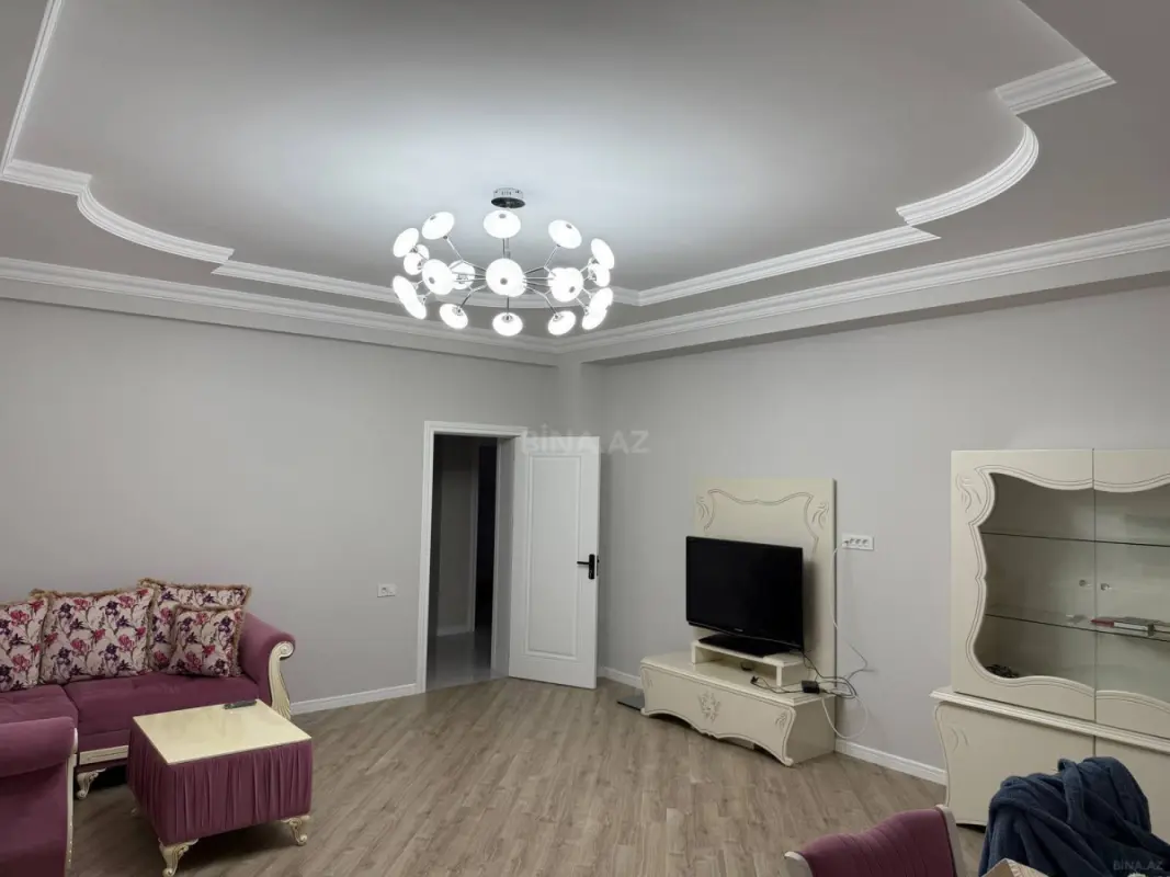 Kirayə verilir 3 otaqlı mənzil 156 m²