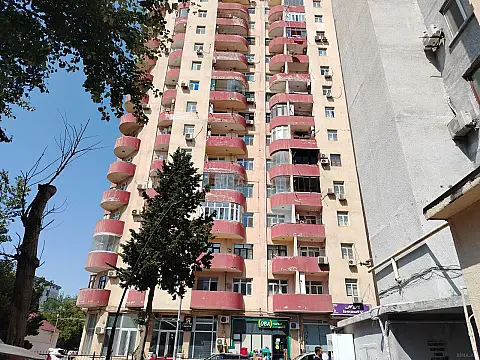 Satılır 3 otaqlı mənzil 135 m² — Bakı 3 otaq 135.00 m²