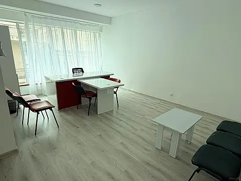 Kirayə verilir 1 otaqlı ofis 14 m² — Bakı 1 otaq 14.00 m²
