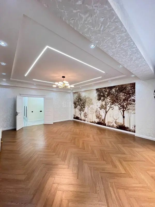 Satılır 4 otaqlı mənzil 152 m²