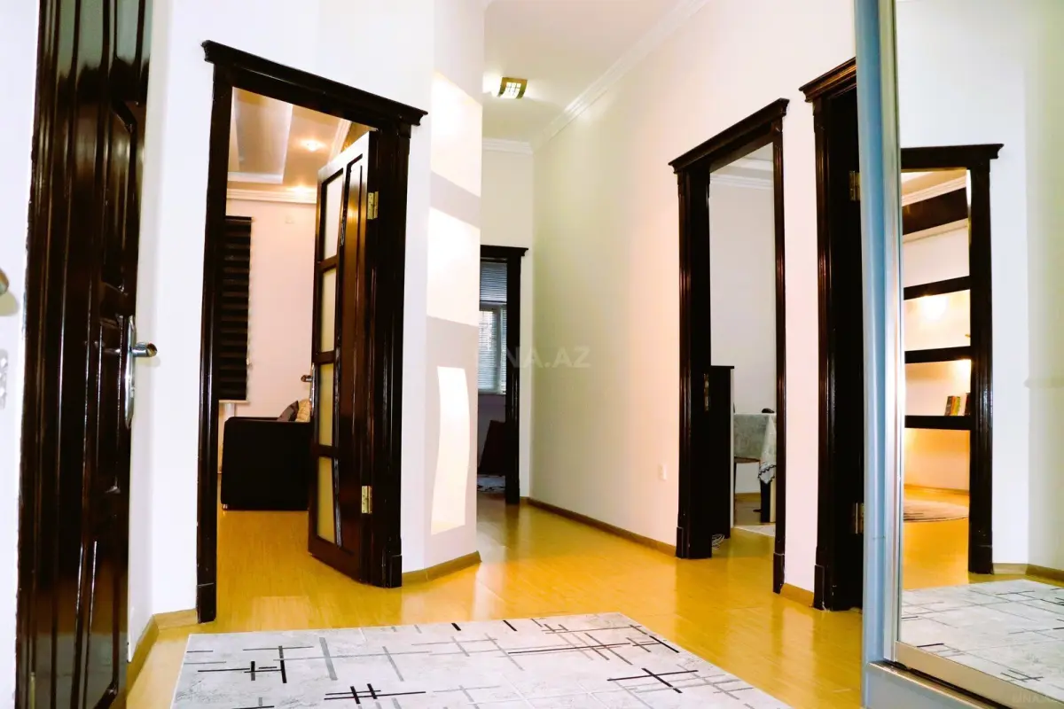 Satılır 3 otaqlı mənzil 105 m²