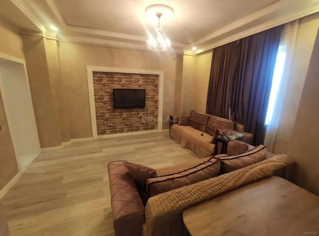 Kirayə verilir 2 otaqlı mənzil 68 m²
