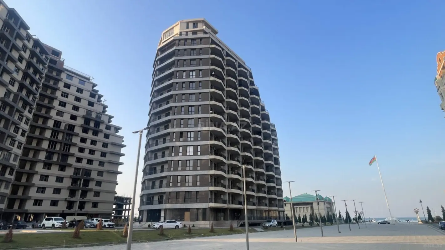Satılır 2 otaqlı mənzil 82 m²