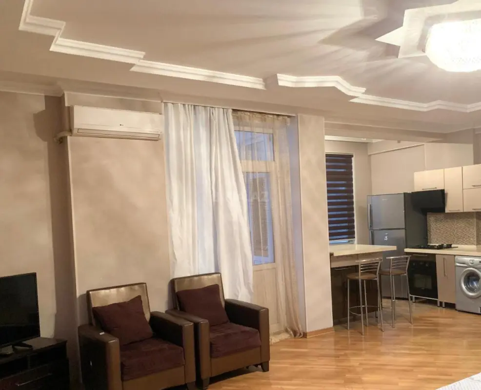 Kirayə verilir 2 otaqlı mənzil 95 m²