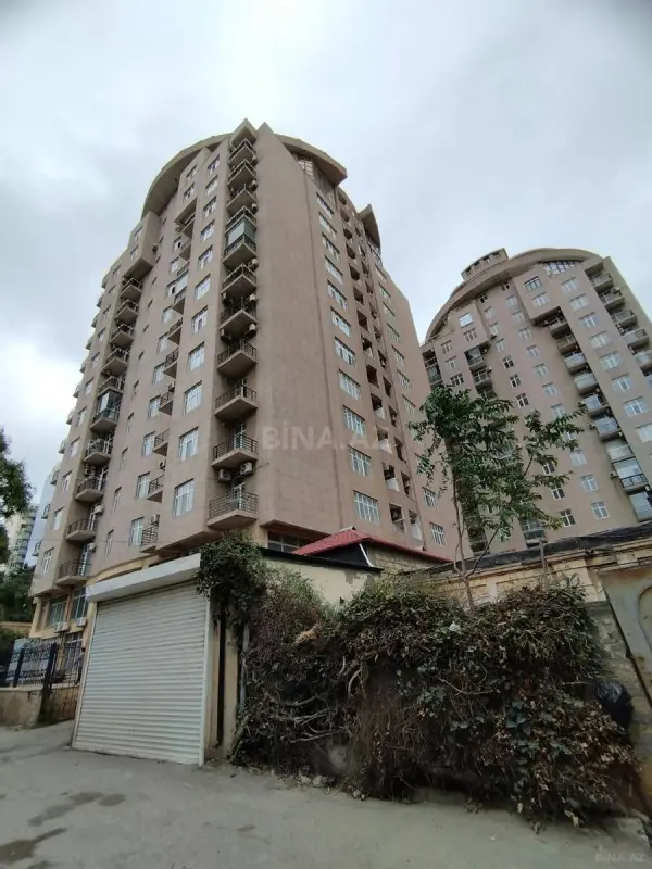 Satılır 3 otaqlı mənzil 160 m²