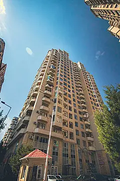 Kirayə verilir 3 otaqlı mənzil 135 m² — Bakı, İnşaatçılar 3 otaq 135.00 m²