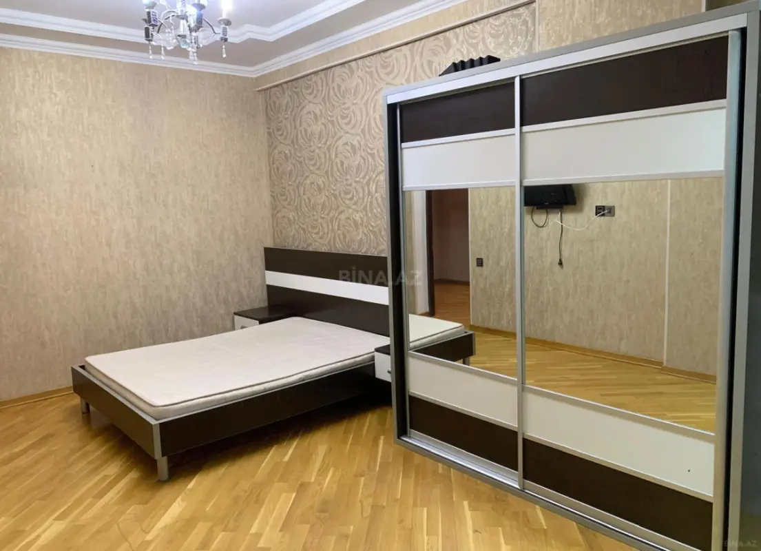 Kirayə verilir 2 otaqlı mənzil 90 m²