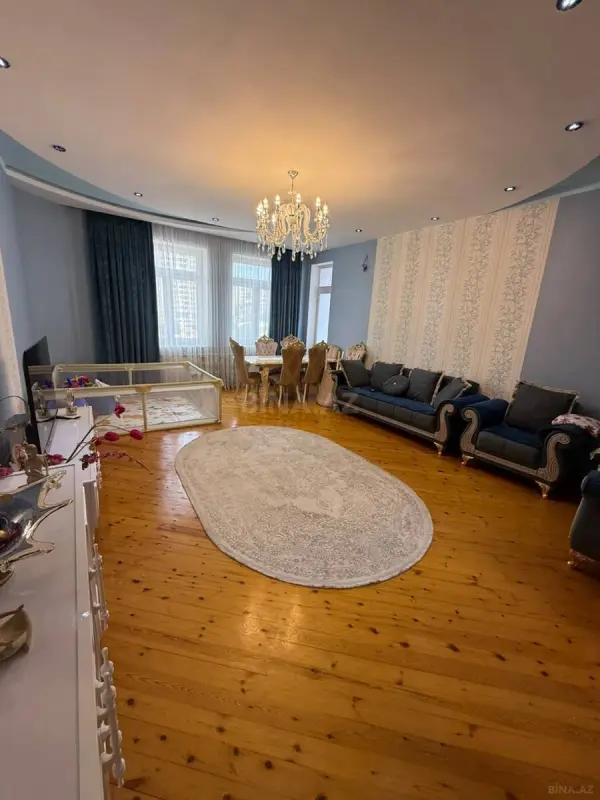 Satılır 3 otaqlı mənzil 140 m²
