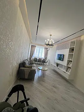 Satılır 3 otaqlı mənzil 107 m² — Bakı, İnşaatçılar 3 otaq 107.00 m²