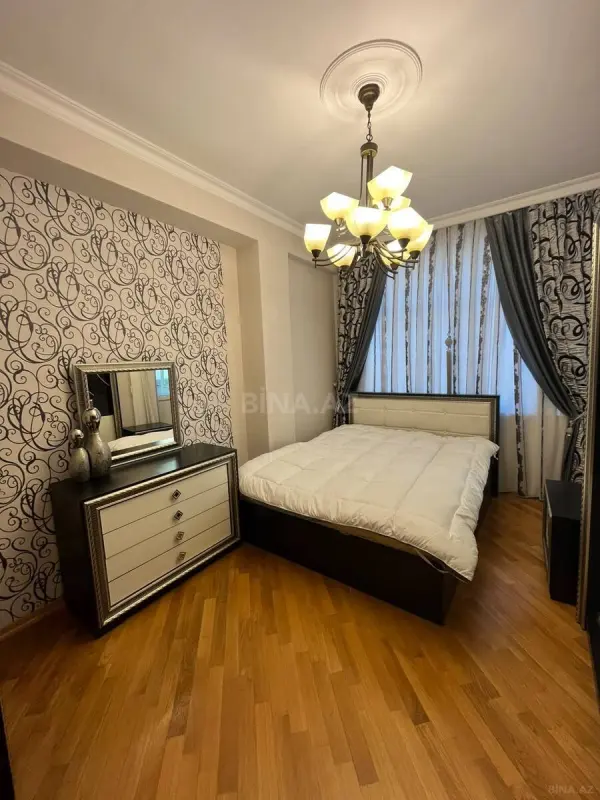 Kirayə verilir 2 otaqlı mənzil 90 m²