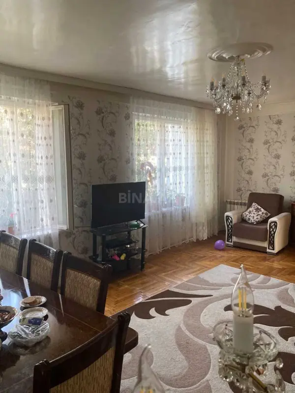Satılır 4 otaqlı mənzil 104 m²