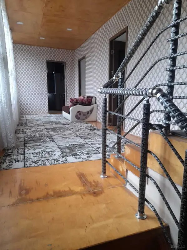 Satılır 5 otaqlı həyət evi 250 m²