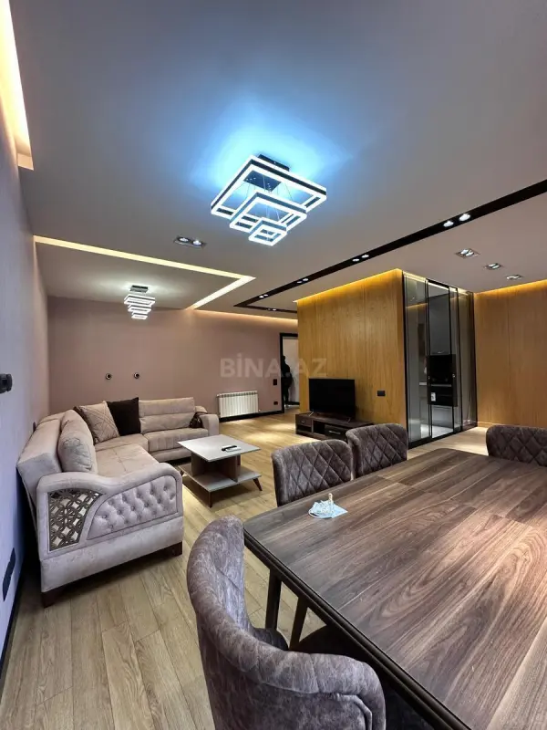 Kirayə verilir 2 otaqlı mənzil 75 m²