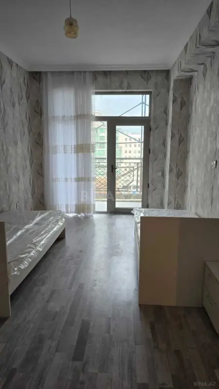 Satılır 2 otaqlı mənzil 76 m²