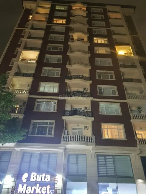 Satılır 3 otaqlı mənzil 133 m²